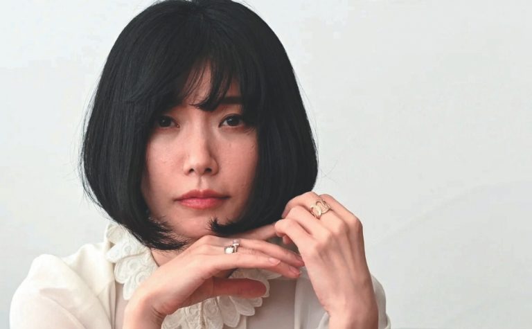 Olhar de adolescente em romance japonês