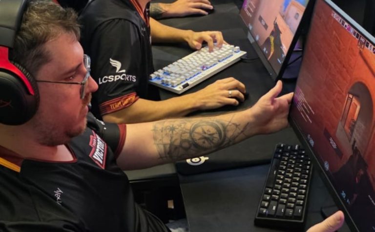 Team Victory é vice-campeão em LoL e CS2 na Copa FecapeeS