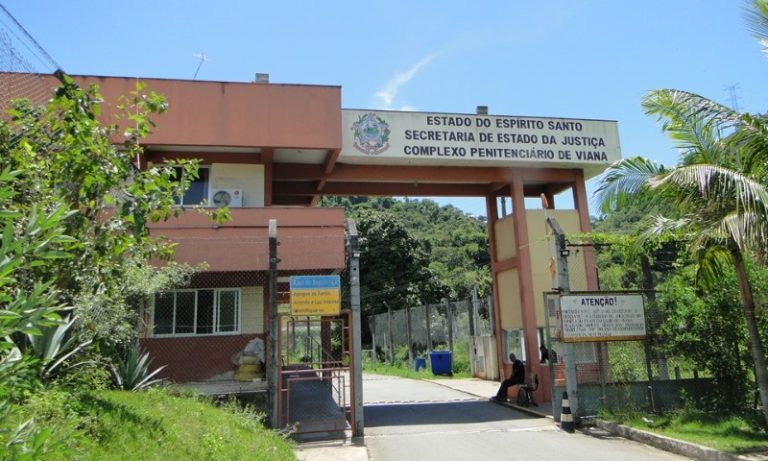 Travesti é encontrada morta dentro de cela em presídio de Viana