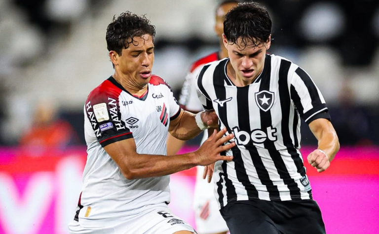 Athletico vence Botafogo no Rio com show de Viveros e cola no Flamengo