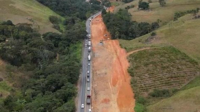 BR-101 terá interdição total em Fundão para fragmentação de rochas
