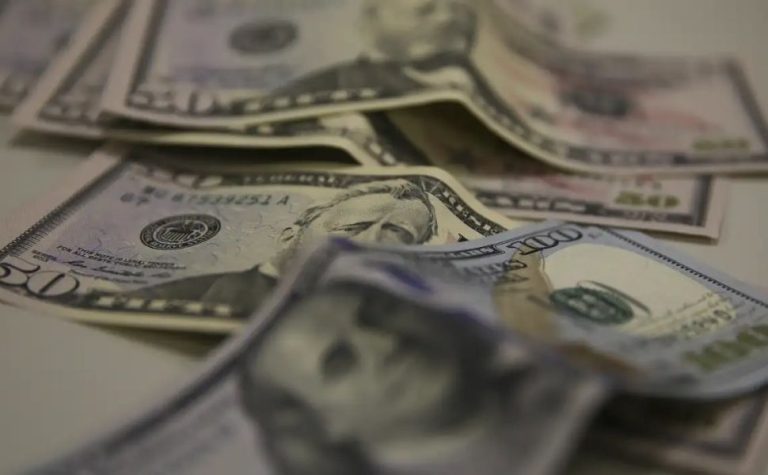 Brasil e EUA retomam negociação após tarifaços de 25% e 12,5%