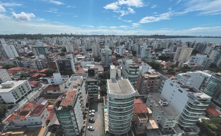 Briga entre vizinhos em Jardim Camburi vira caso de polícia