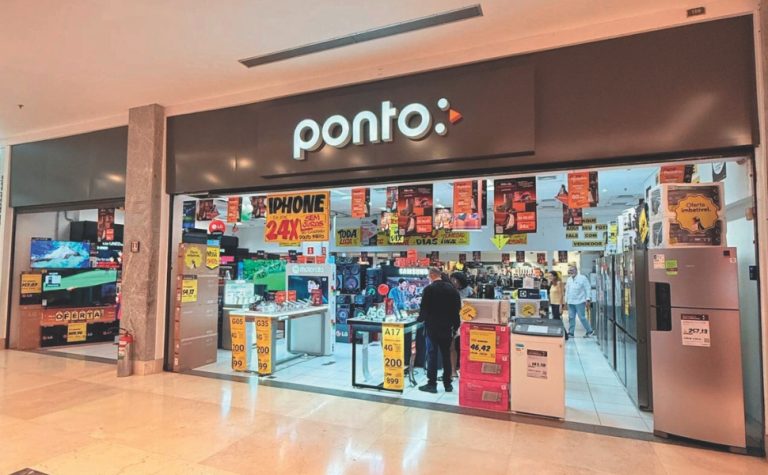 Casas Bahia fecha lojas no Shopping Vitória e Praia da Costa