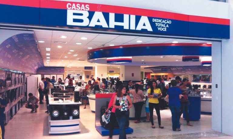 Justiça suspende demissões em massa nas Casas Bahia e impõe limites