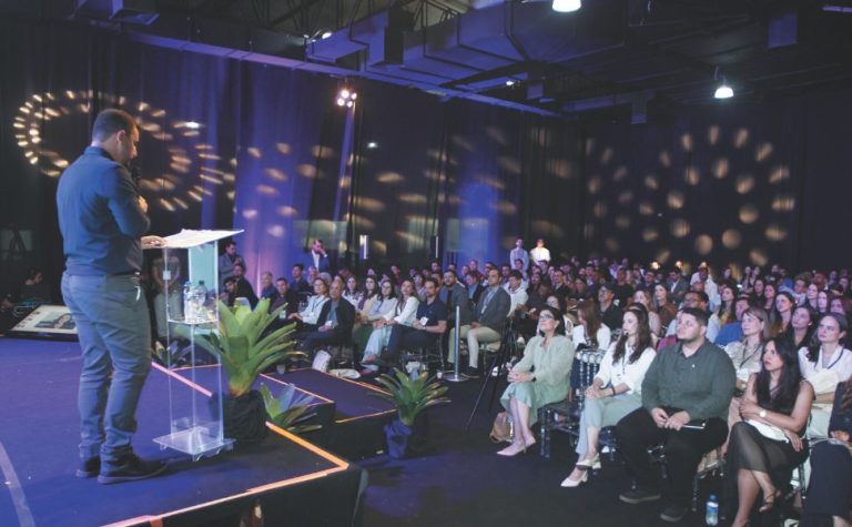 Empresas revelam perfil para jovens decolarem na carreira