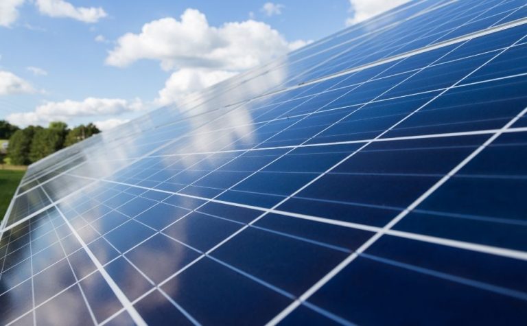 Empresas terão processo simplificado para isenção de ICMS sobre energia solar no ES