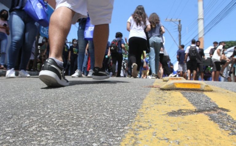 Provas do Encceja 2026 serão aplicadas no domingo em todo o país