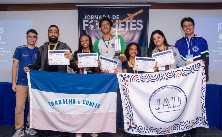 Estudantes da Serra conquistam três ouros em Jornada de Foguetes