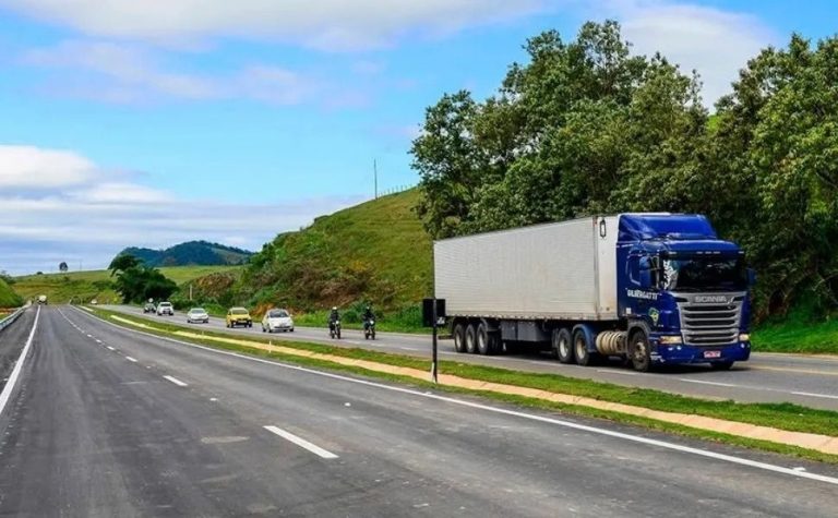 Trecho da BR-259 é interditado em João Neiva para correção de falha em viaduto