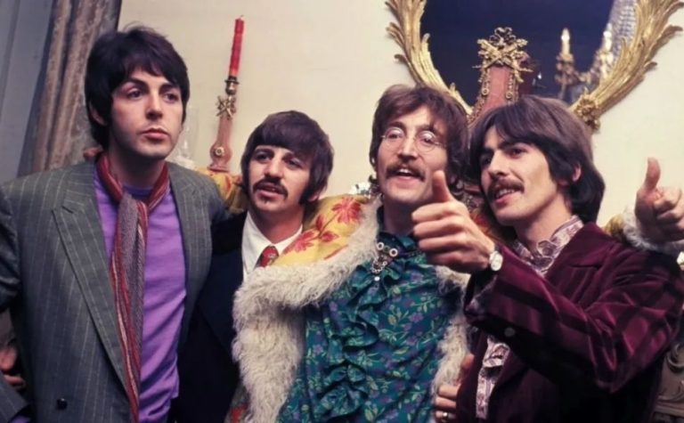 Gravação inédita dos Beatles, com John Lennon e Paul McCartney, é divulgada; ouça