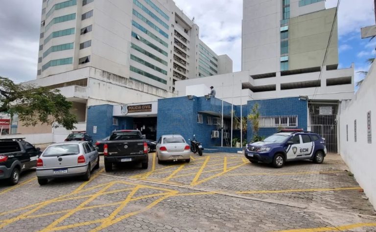 Homem tenta fugir com camisa do Flamengo dentro da cueca, mas acaba preso no ES