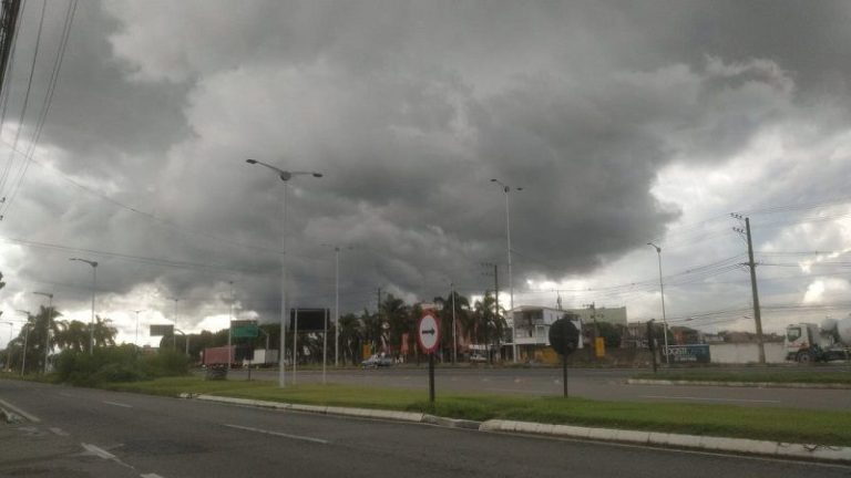 Inmet emite alerta de tempestade com queda de granizo no ES para esta quinta