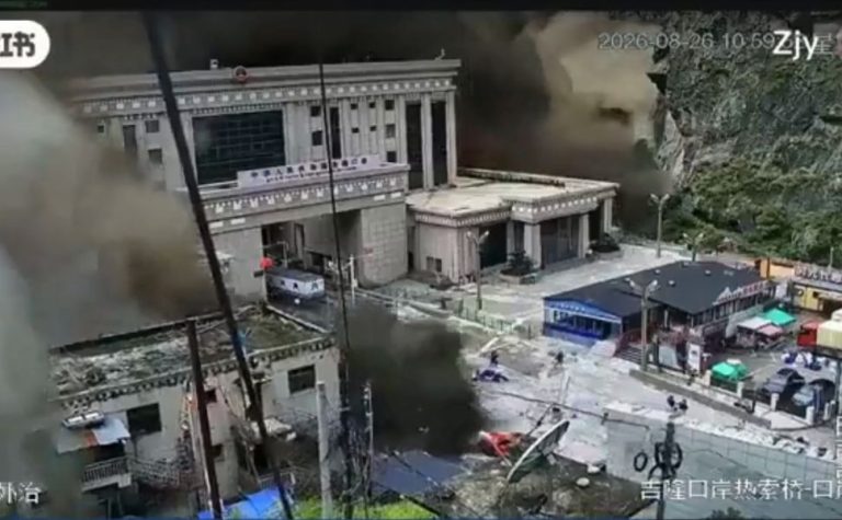 Inundações provocam 19 mortes no Nepal; pelo menos 384 turistas estão desaparecidos