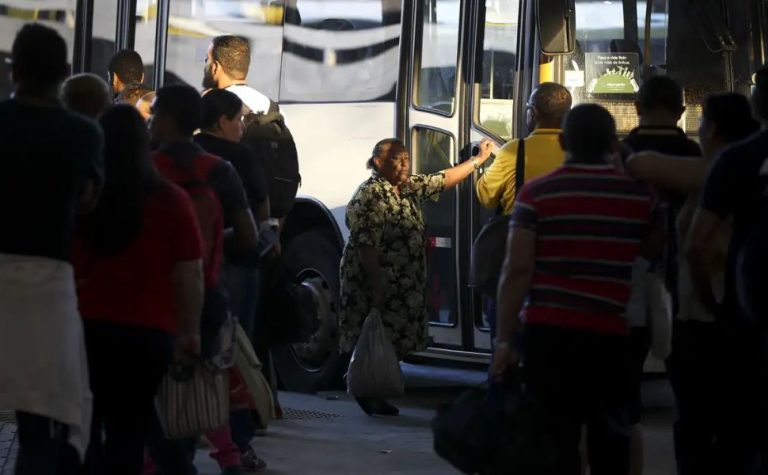 Justiça preserva direito de idosos a passagens interestaduais