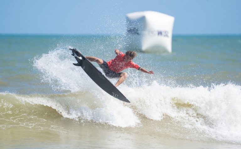 Mundial de surfe deve atrair mais de 40 mil pessoas para Guarapari