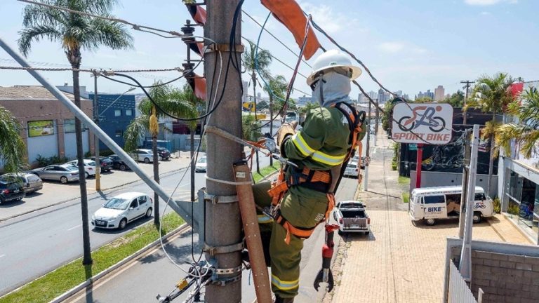 Neoenergia realiza manutenção programada e suspende luz em bairros do Recife
