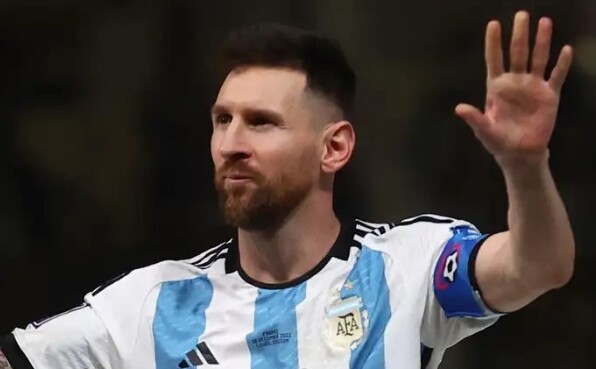 Messi se despede da Argentina com recordes e mira milésimo gol