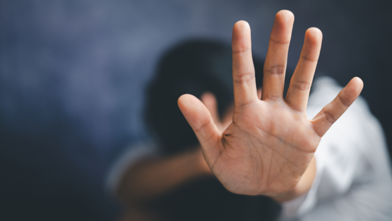 Polícia apreende 5 suspeitos de estupro coletivo em escola municipal do Cabo