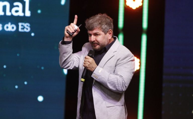 “Precisamos criar geração de jovens mais curiosos”