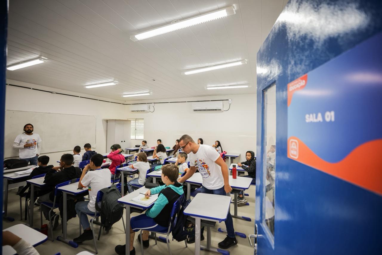 Recife abre seleção simplificada com 60 vagas para professores da rede municipal