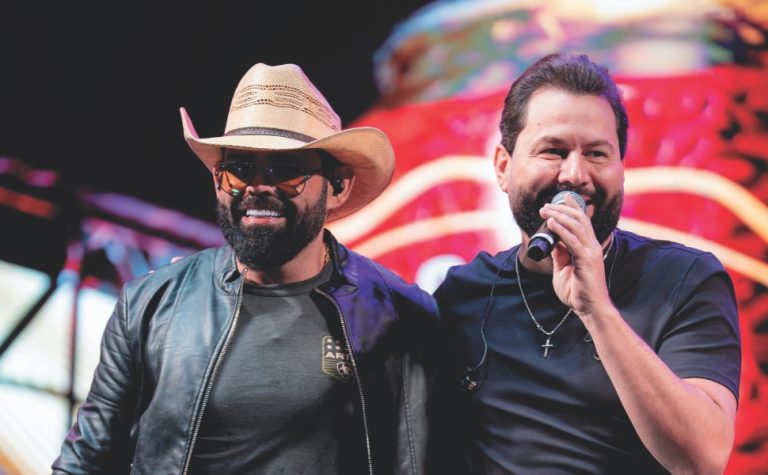 Shows nacionais, rodeio e concurso de rainha agitam festa em Conceição do Castelo