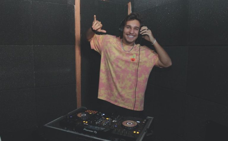 Viagem no tempo em festa com o DJ Lukão neste sábado