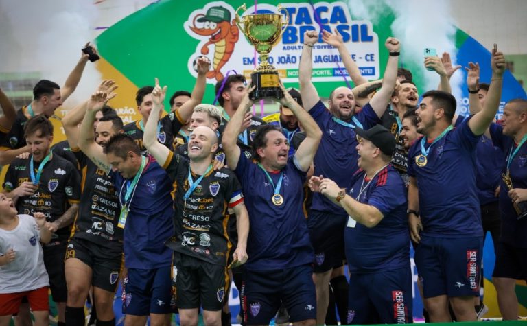 Vitória recebe pela primeira vez a Taça Brasil de Futsal Adulto