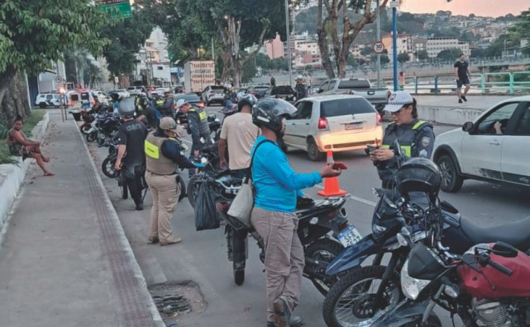 30 motociclistas são multados por dia sem capacete no ES
