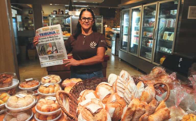 88 anos jornal A Tribuna: Café, pão e notícias nas padarias