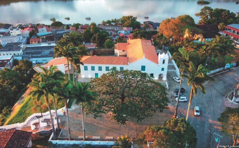 Anchieta busca parceria para fortalecer o turismo da fé
