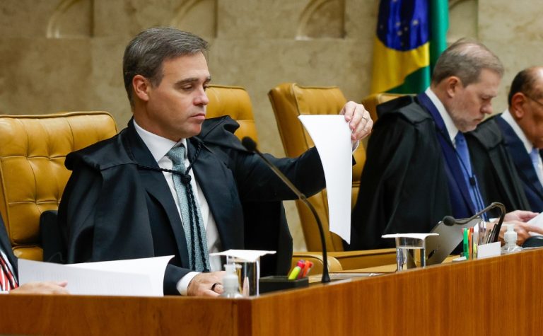 André Mendonça retira sigilo de 31 documentos do caso Master no STF