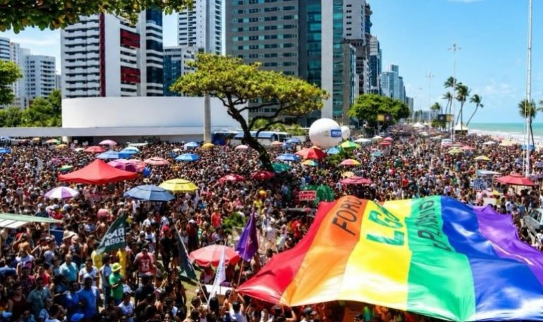 Avenida Boa Viagem será interditada neste domingo (13) pela Parada da Diversidade