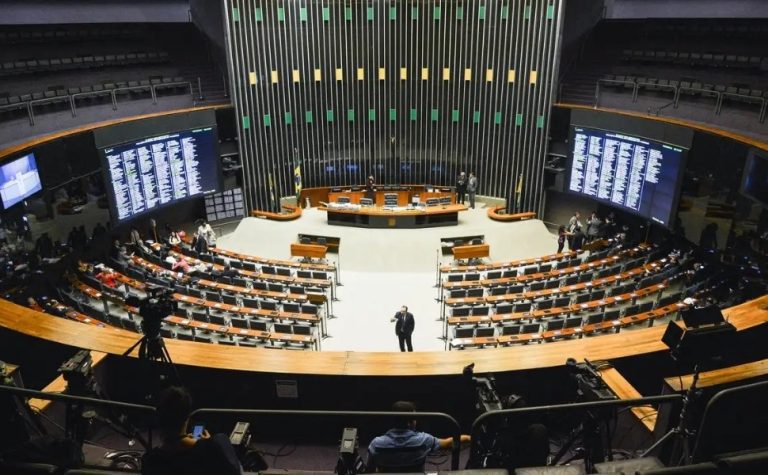 Fim da taxa das blusinhas avança na Câmara