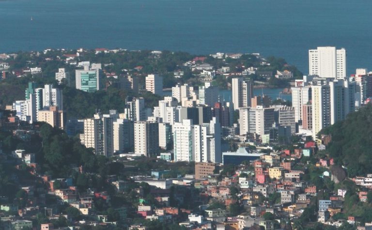 Canção ‘Vem para Vitória’ homenageia belezas e cultura da capital
