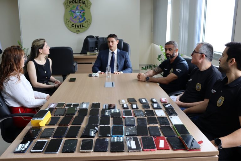 Ceturb entrega 65 celulares perdidos à Polícia Civil
