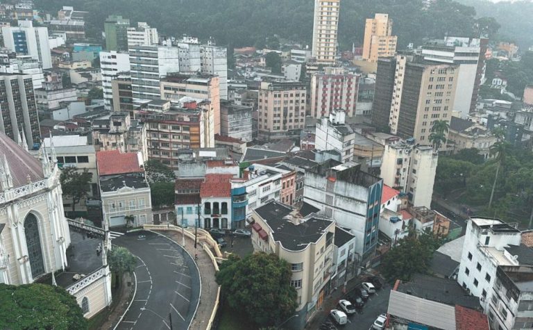 “Cidade de oportunidades que muda a cada dia”, afirma prefeita de Vitória