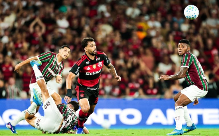 Clubes de futebol brasileiro fazem manifesto contra veto a bets