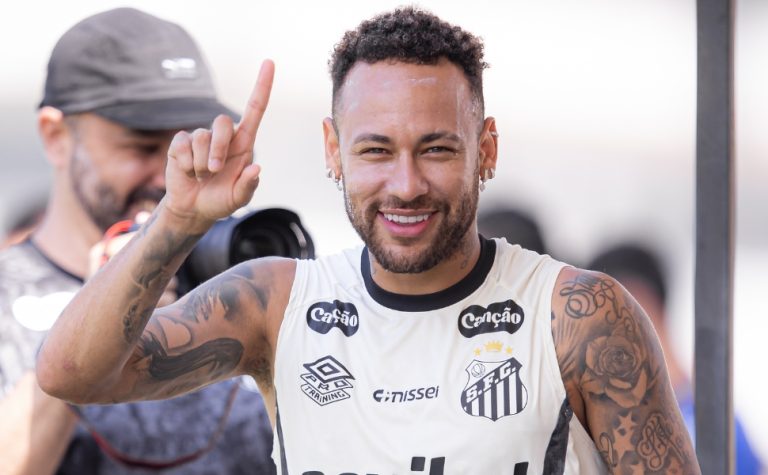 Neymar provoca Atlético-MG: ‘Eu sem joelho sou melhor que todo mundo do seu time’