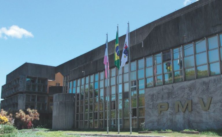 Doze novos concursos com 451 vagas no ES
