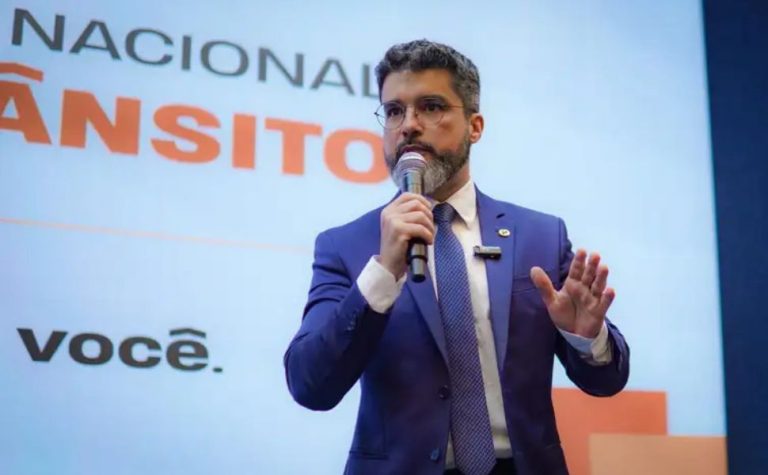 “Drogômetro” tem de diferenciar uso de remédio de “abuso na balada”, diz secretário