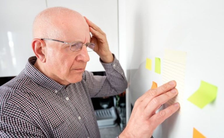 É normal a memória falhar depois dos 50 anos?