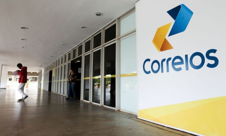 Correios e trabalhadores não chegam a acordo e TST julga greve nesta segunda