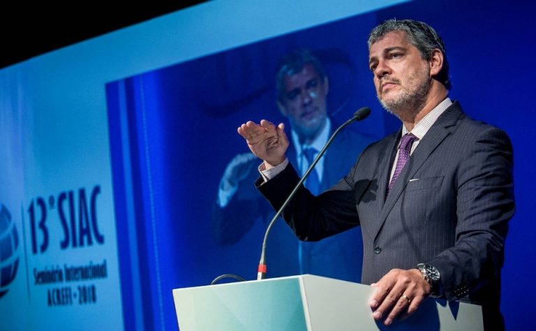 Ex-chefe do Banco dos Brics discute negócios para o Espírito Santo