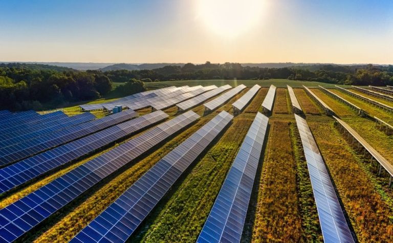 Excesso de energia solar desafia o País a buscar superbaterias