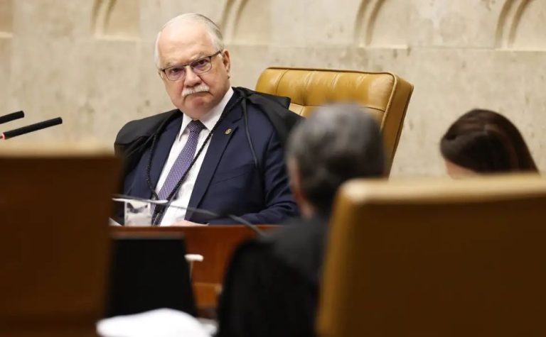 Fachin desmarca julgamento sobre atuação de Mendonça no caso Master