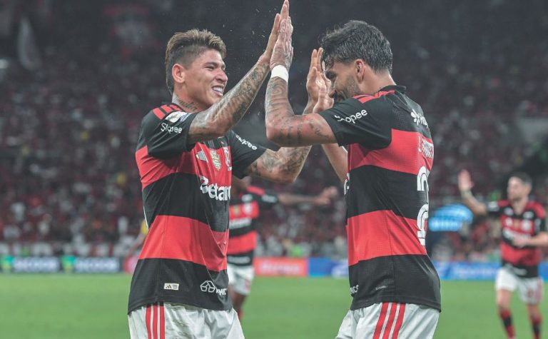 Flamengo esquenta a caça ao líder