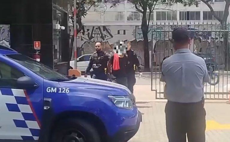 Homem é detido após invadir o trabalho da ex em Vitória