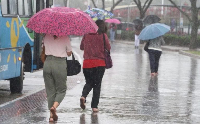 Inmet alerta para tempestade, ventos fortes e granizo em 56 cidades do ES
