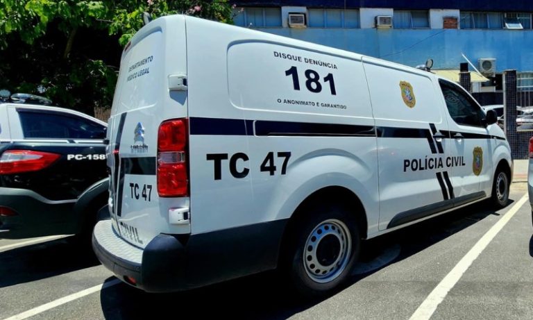 Acidente entre carro e caminhão deixa um morto e dois feridos no Sul do ES
